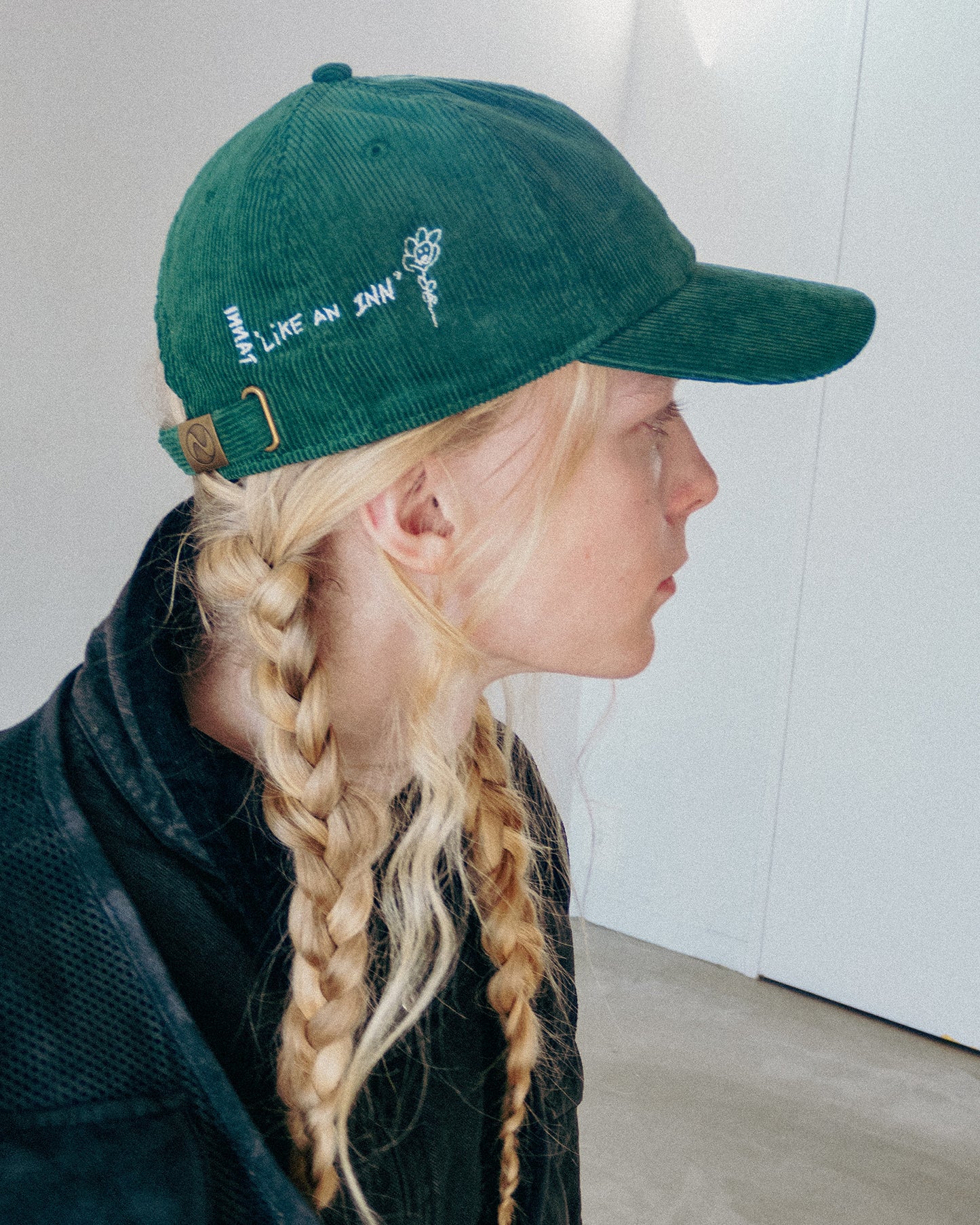 EMBROIDERED CAP