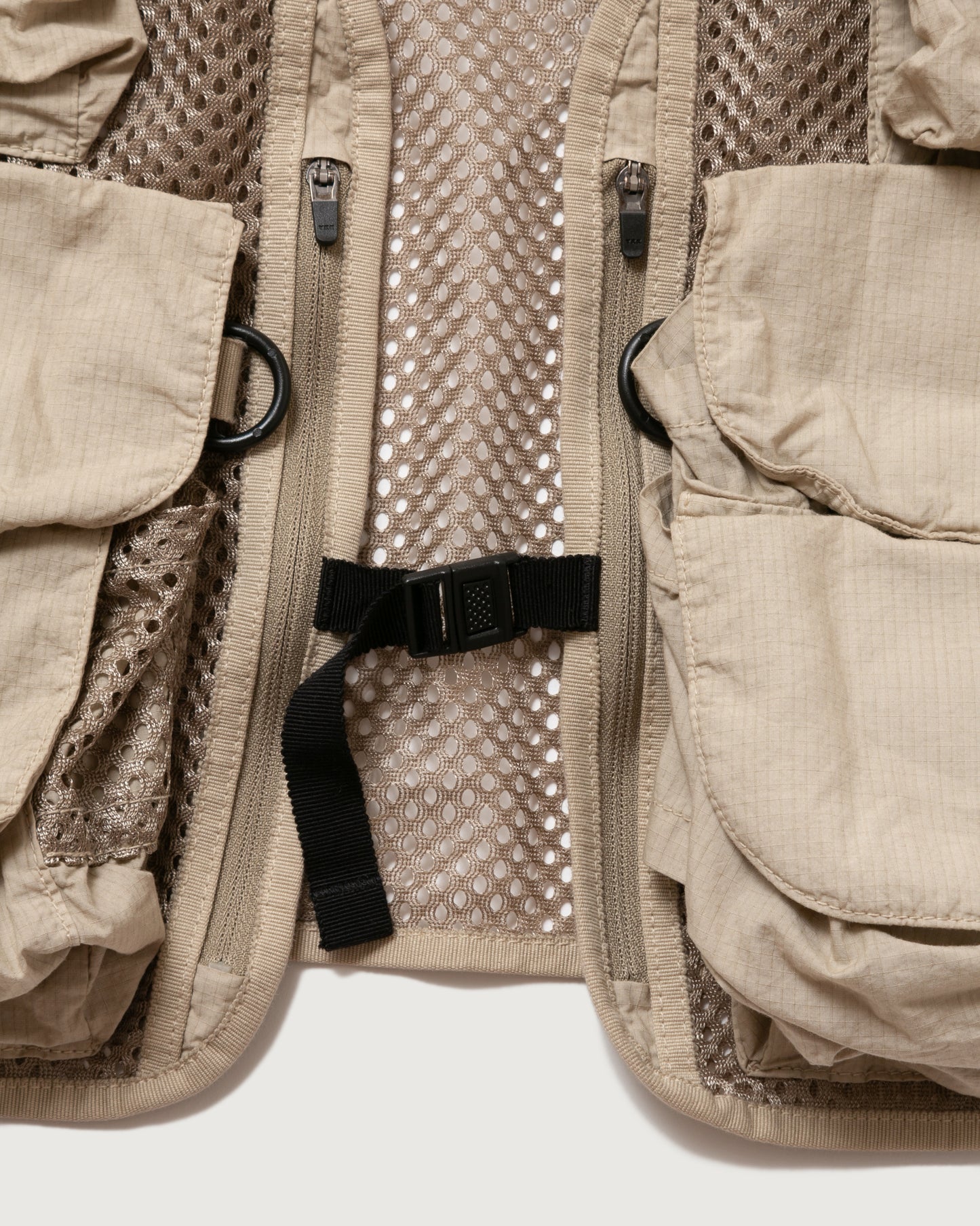 MESH VEST