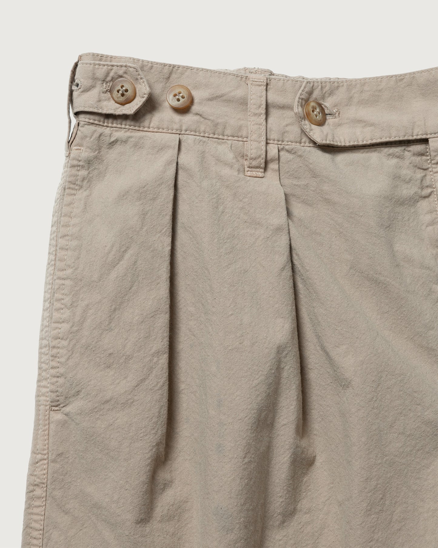 2 TUCK SHORTS