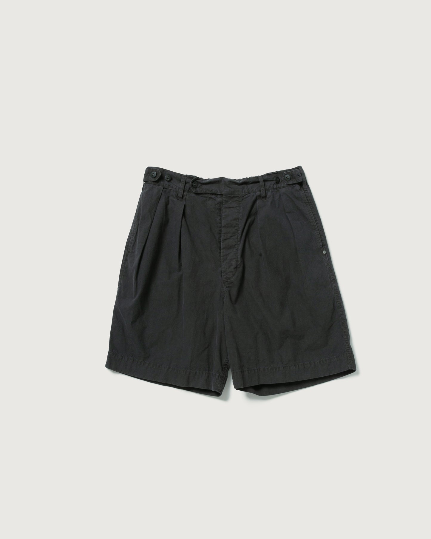 2 TUCK SHORTS