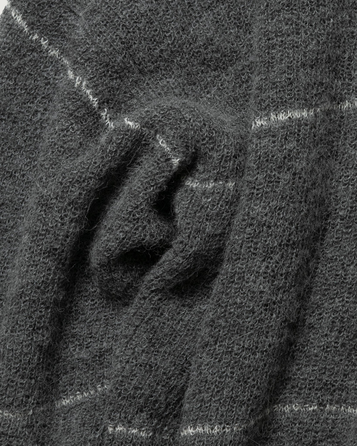 V-NECK LINE BORDER SWEATER
