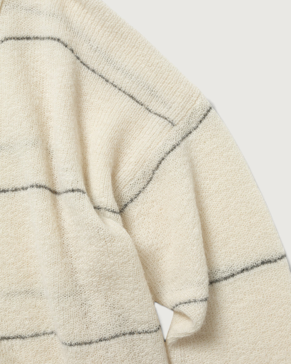 V-NECK LINE BORDER SWEATER