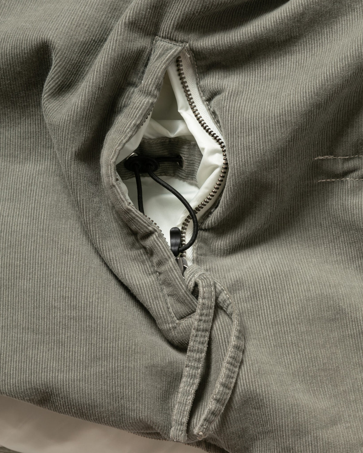 GARMENT DYED DOWN VEST