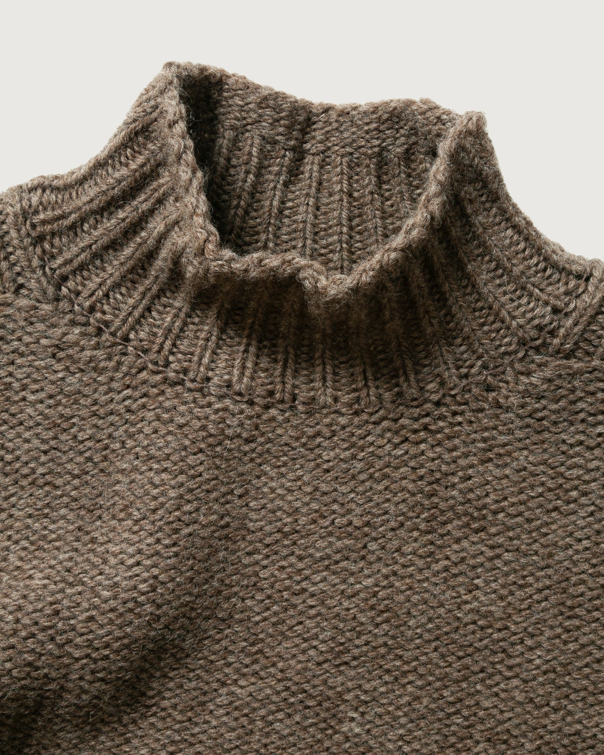 LOW GUERNSEY SWEATER